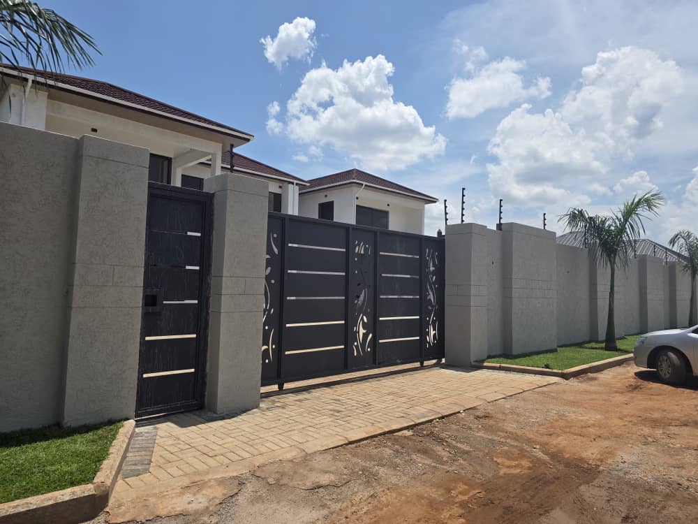 5 bedroomed standalone house for sale in Meanwood ibexhill Lusaka Zambia