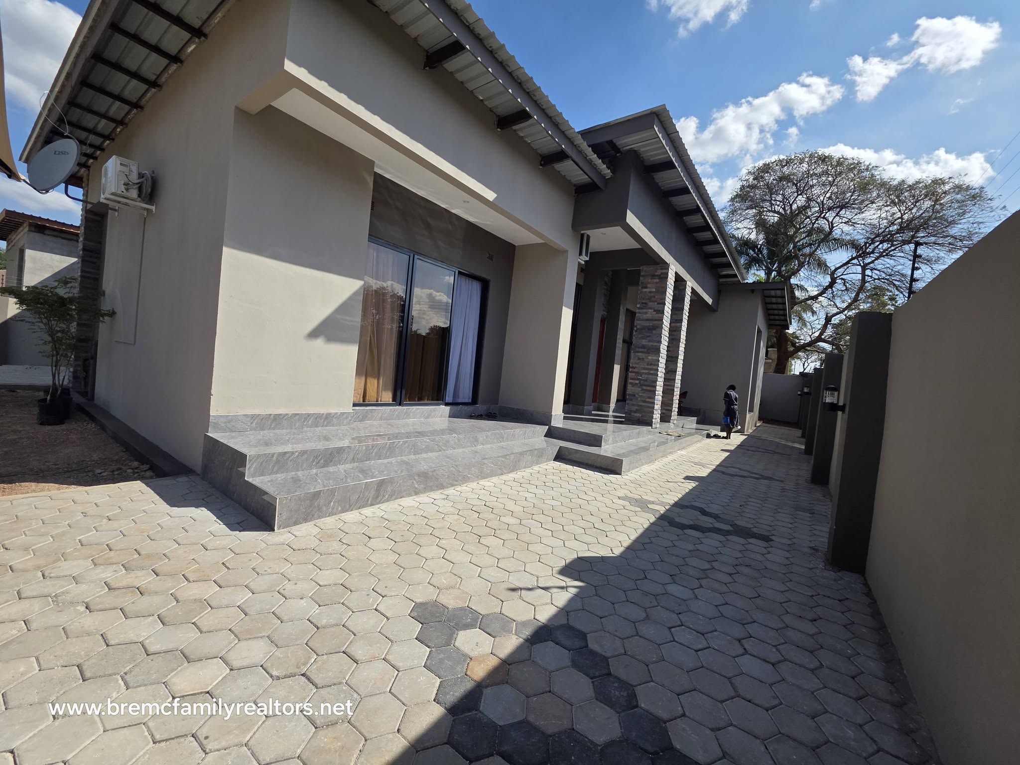 4 Bedroomed standalone house in Meanwood Ibexhill for sale at K3.9 Million Bremc family, realtors photo 2