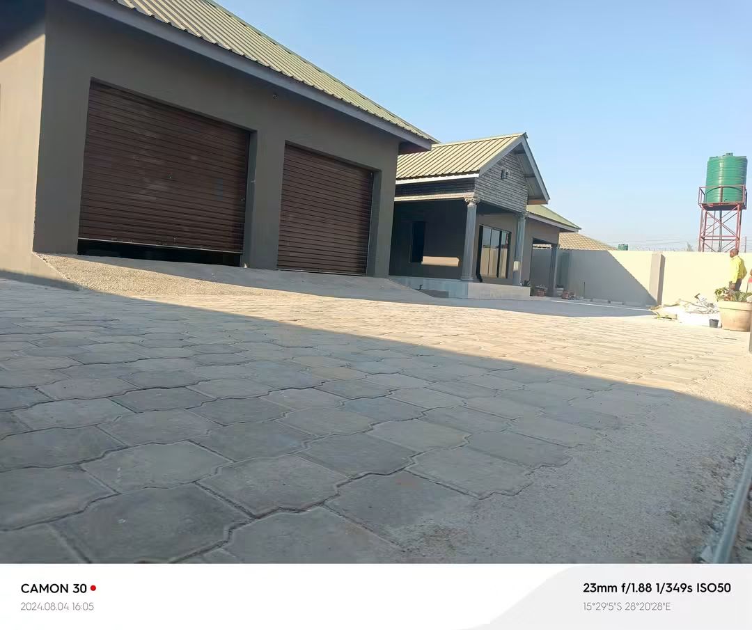 4 Bedroomed standalone house for rent in chalala off shantumbu Rd