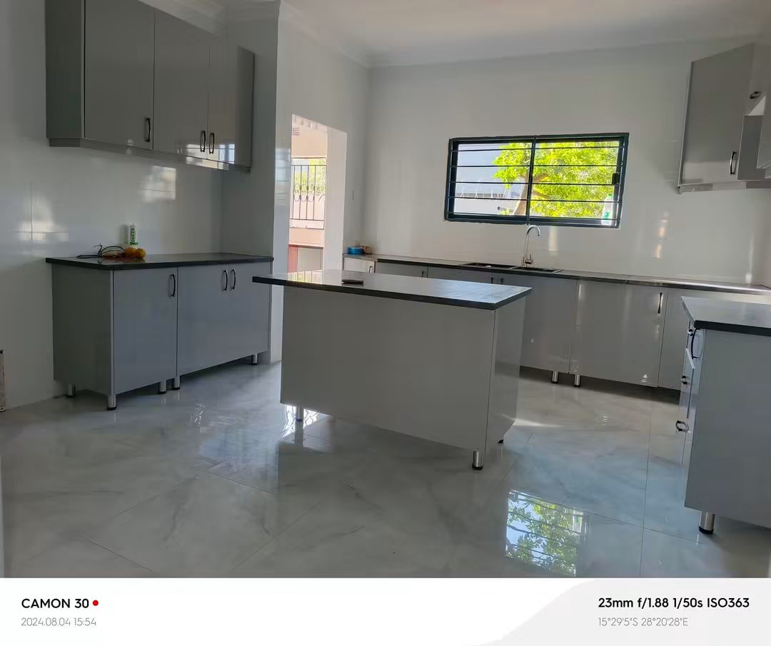 4 Bedroomed standalone house for rent in chalala off shantumbu Rd photo 8