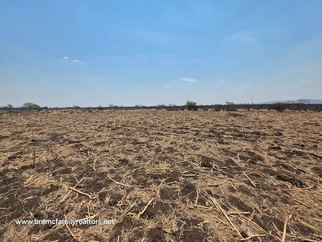 5 acres land for sale in Kafue turnpark area photo 4