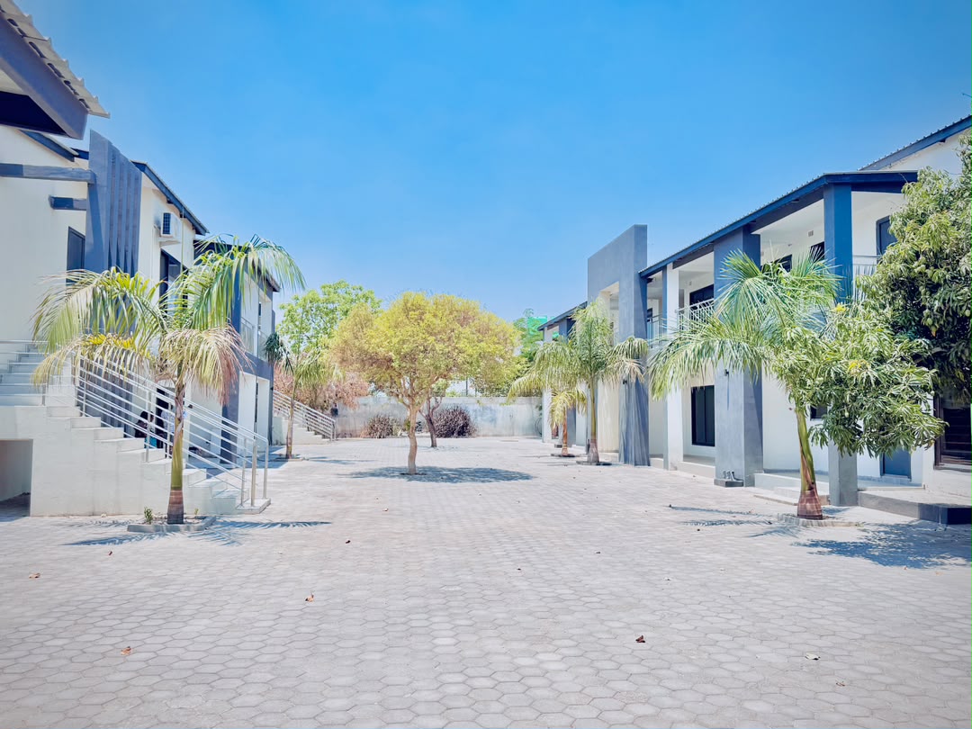 Complex of 12 flats for sale in silverest photo 5