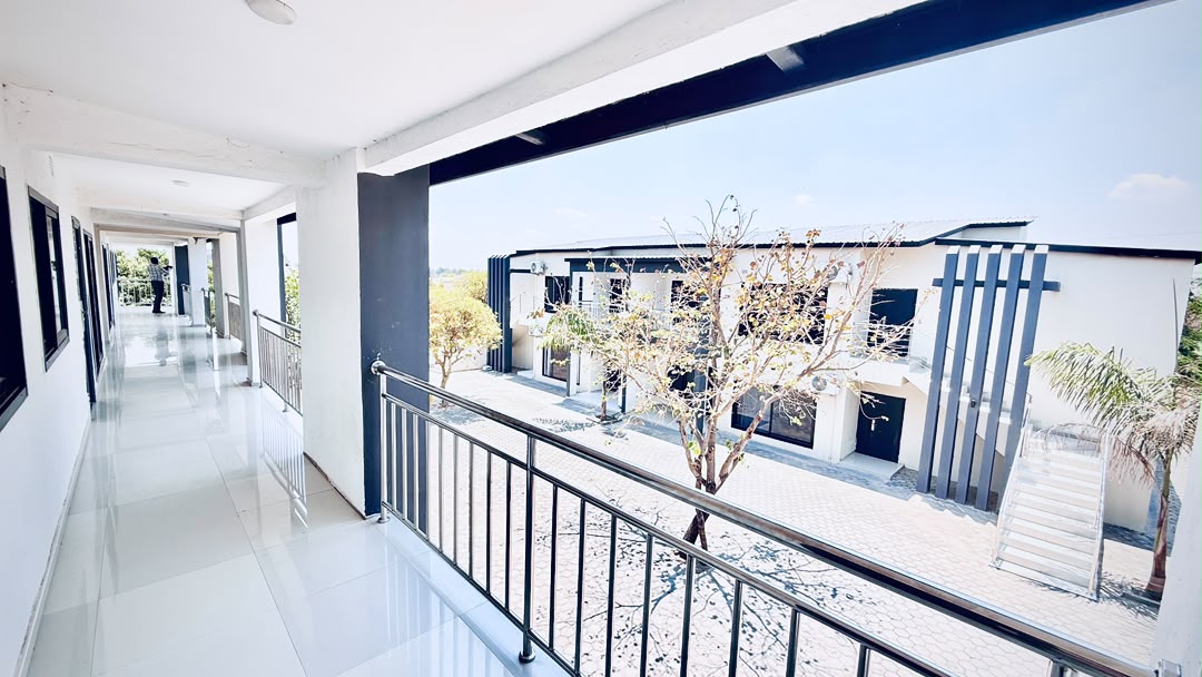 Complex of 12 flats for sale in silverest photo 10